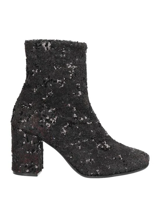 LE BABE Полусапоги и высокие ботинки 12390₽