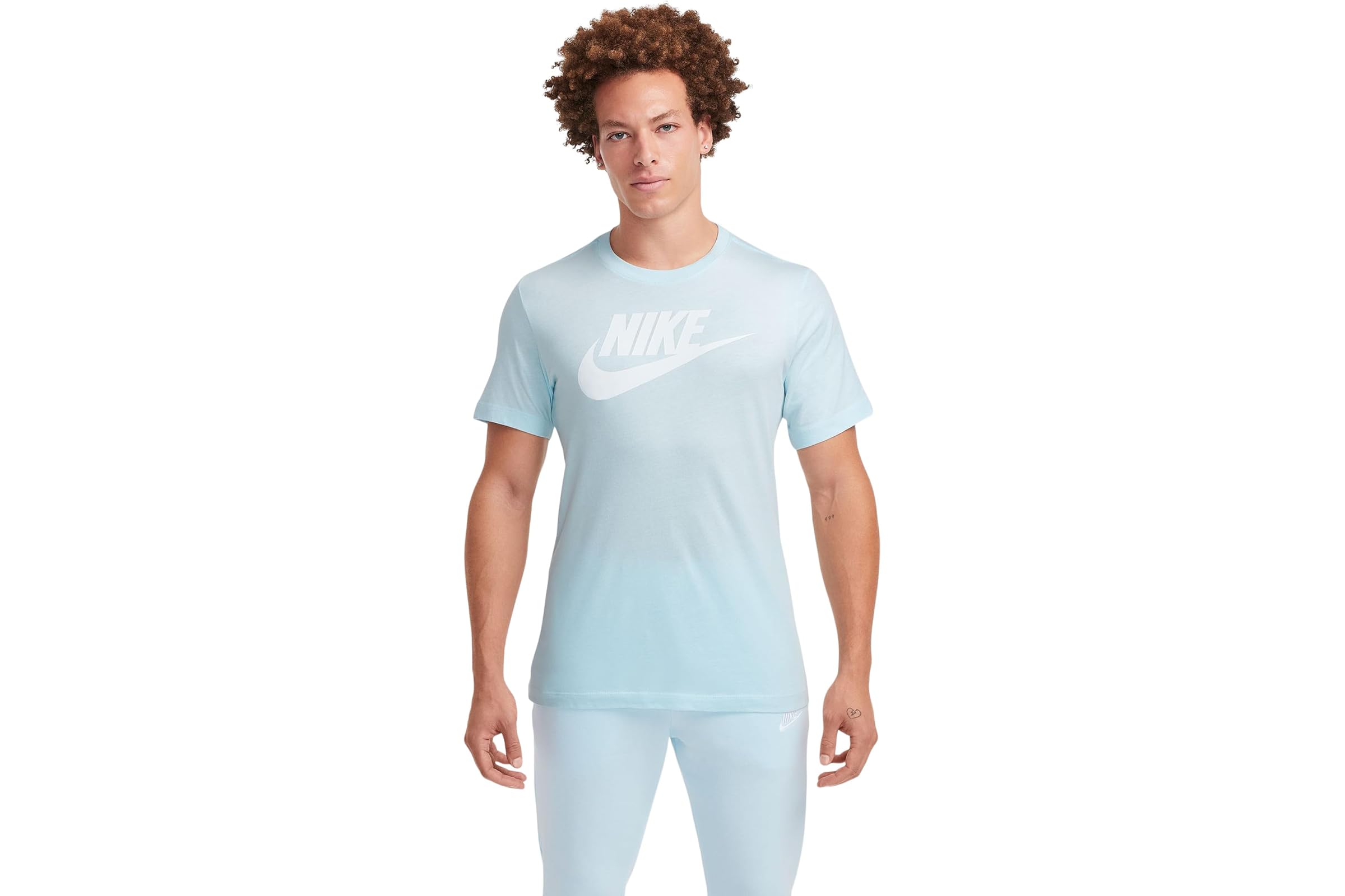 Мужская рубашка Nike Sportswear Icon Futura T-shirt 5690₽