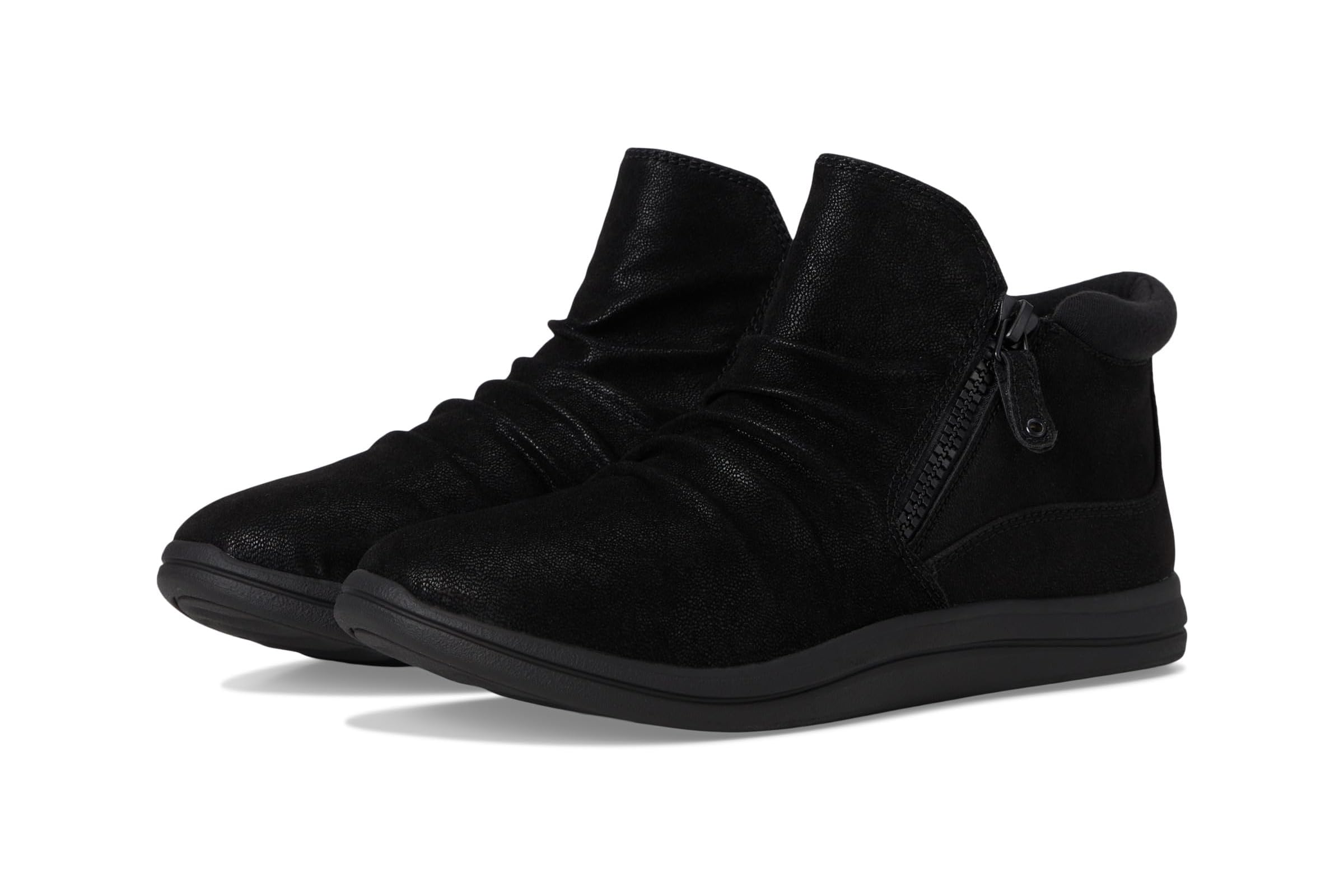 Женские кроссовки Clarks Breeze Path 10990₽