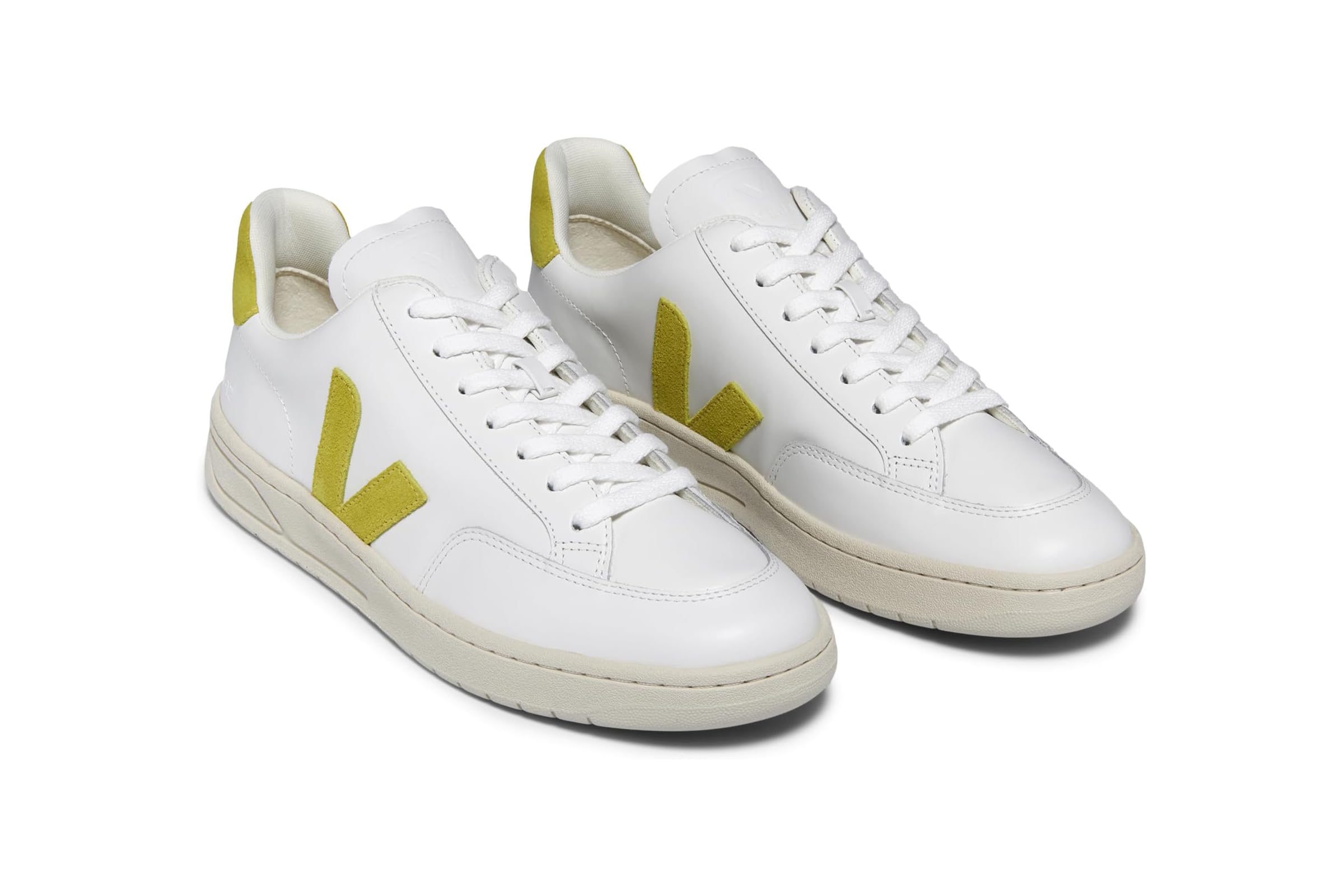 Женские кроссовки VEJA V-12 15190₽