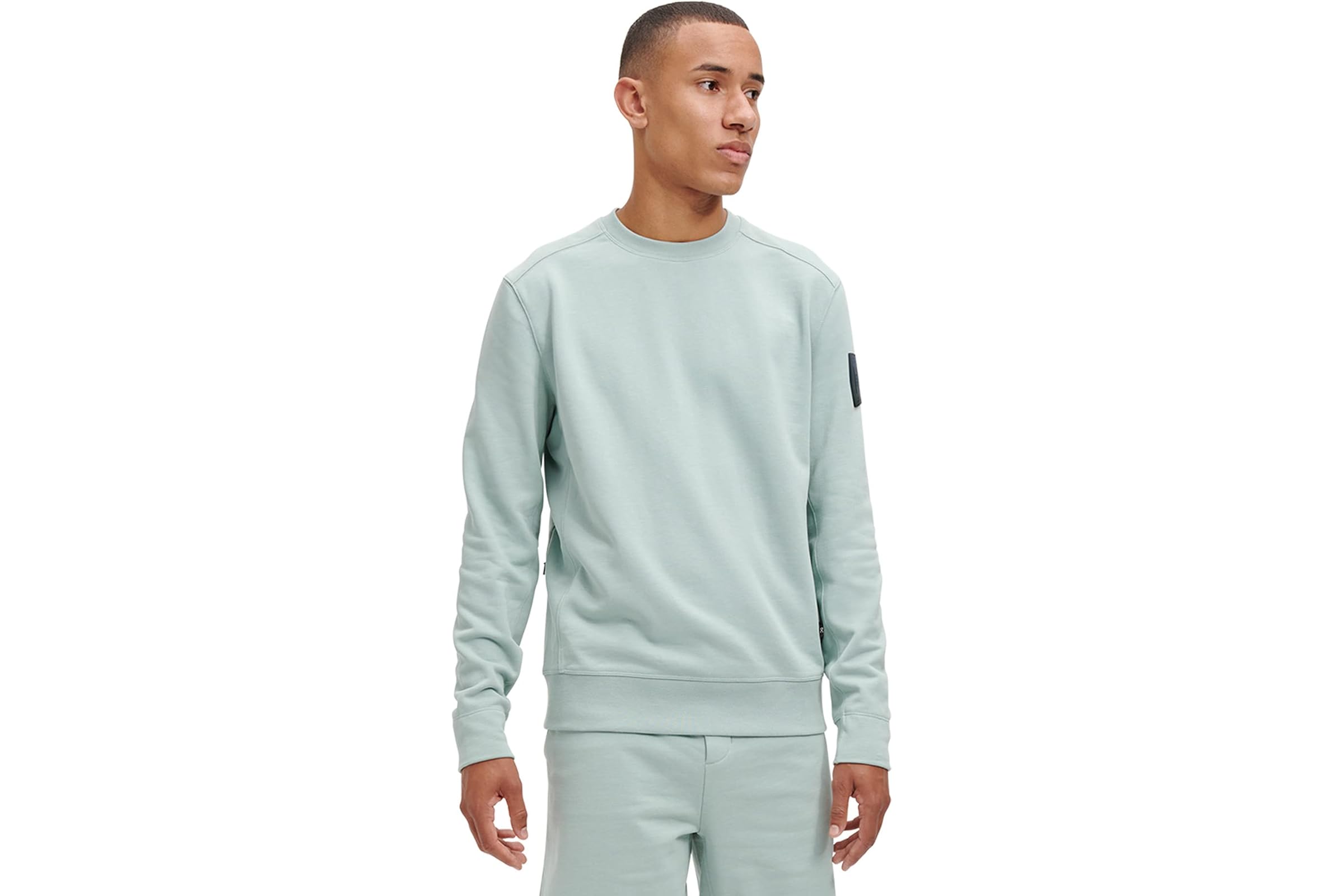 On Crew Neck 23490₽