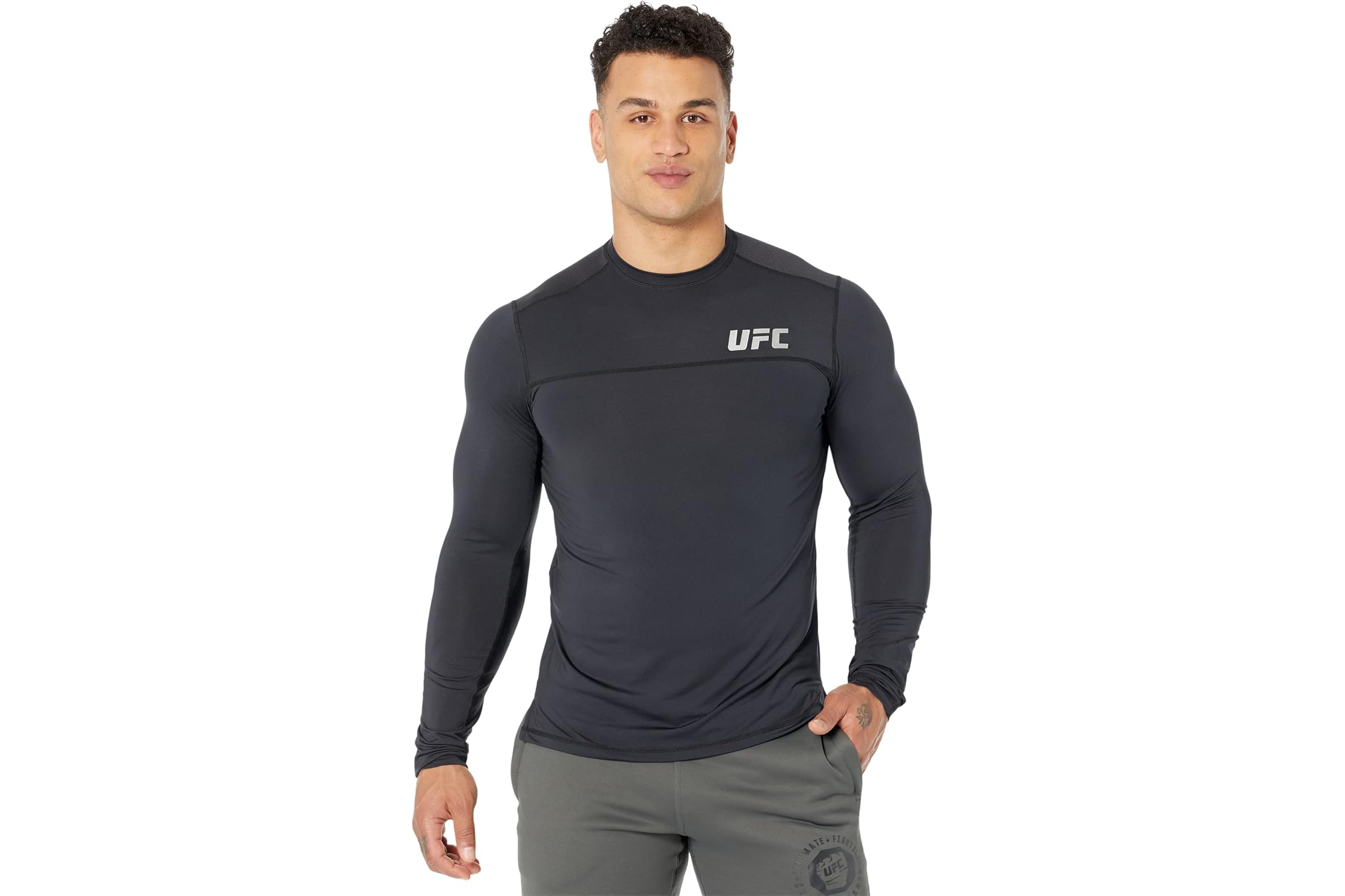 UFC Long Sleeve Crew Neck Tee 8190₽