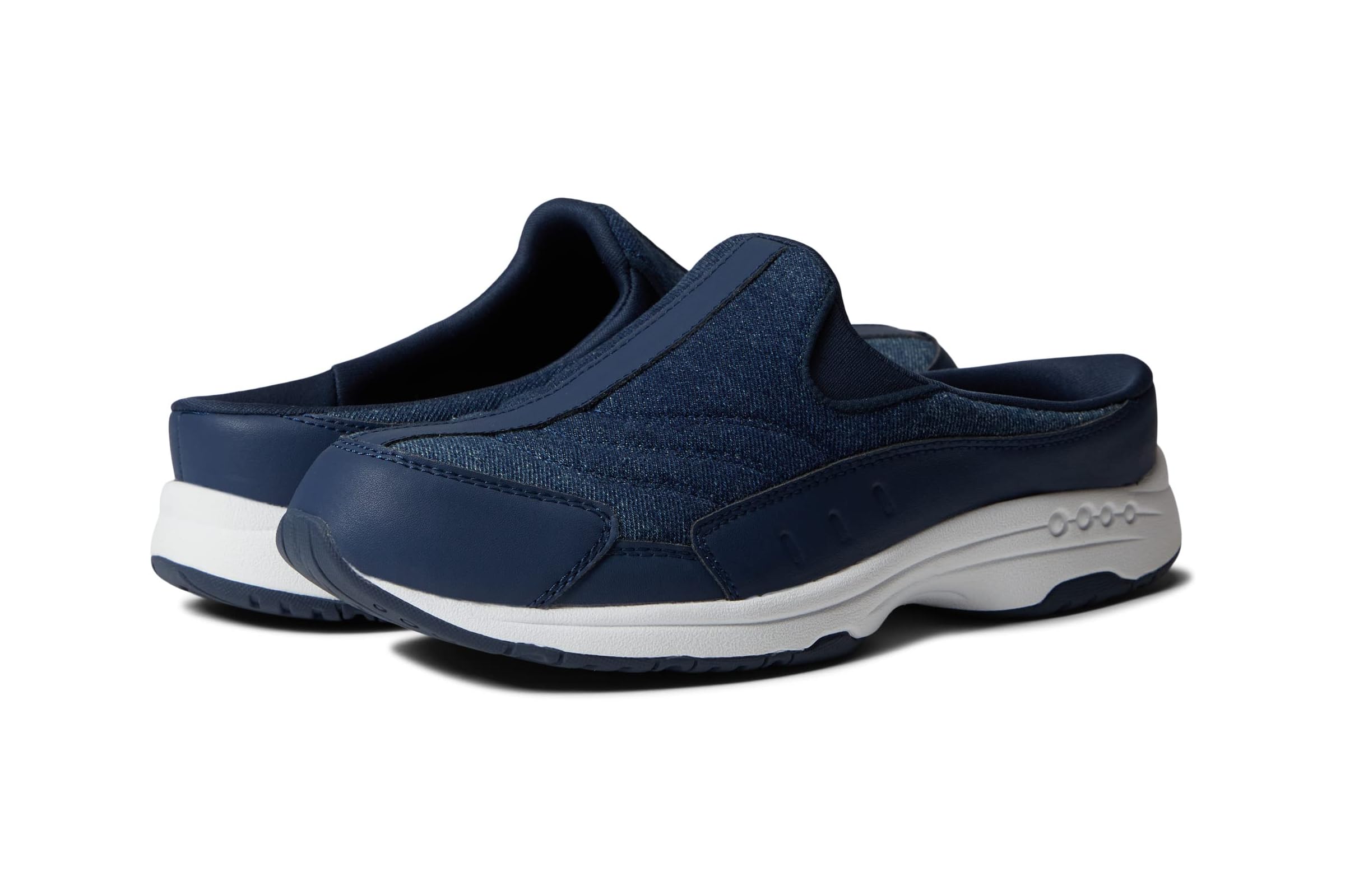 Женские кроссовки Easy Spirit Traveltime 595 13790₽