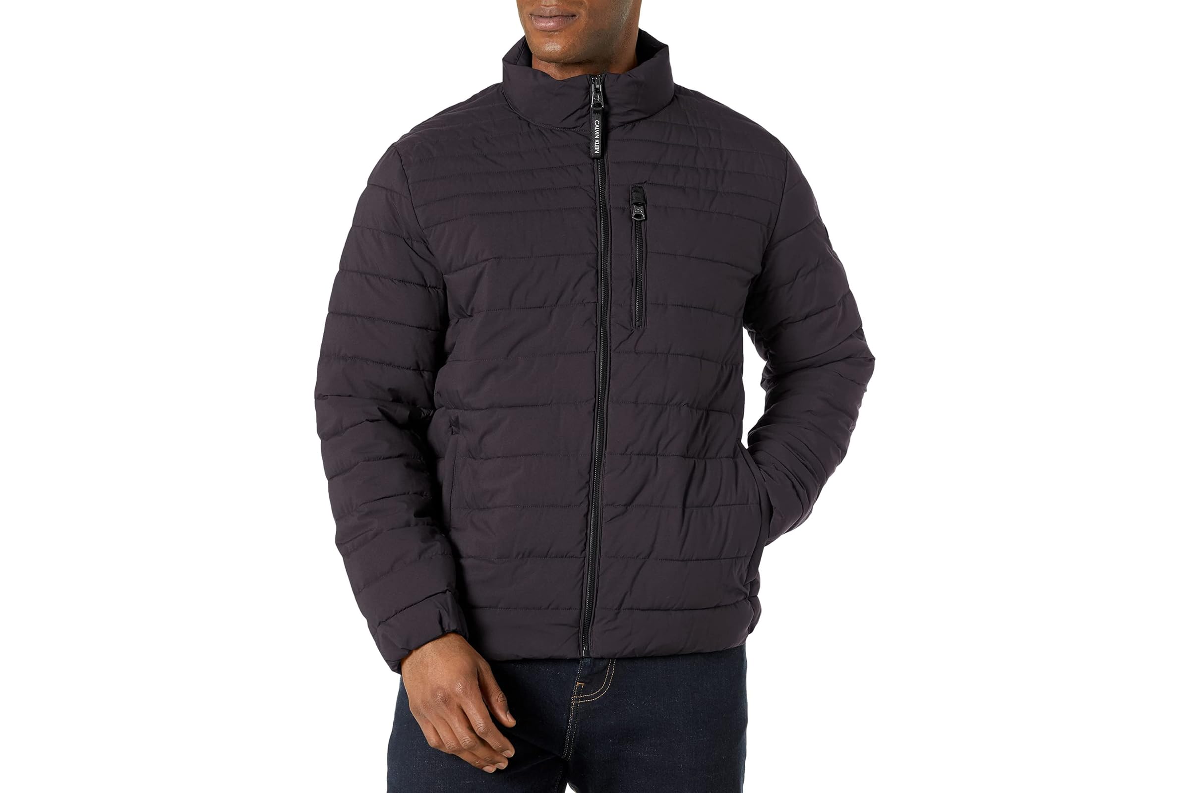 Легкий водоотталкивающий пуховик Calvin Klein для мужчин который складывается в компактный размер доступна в стандартном и больших размерах 13990₽