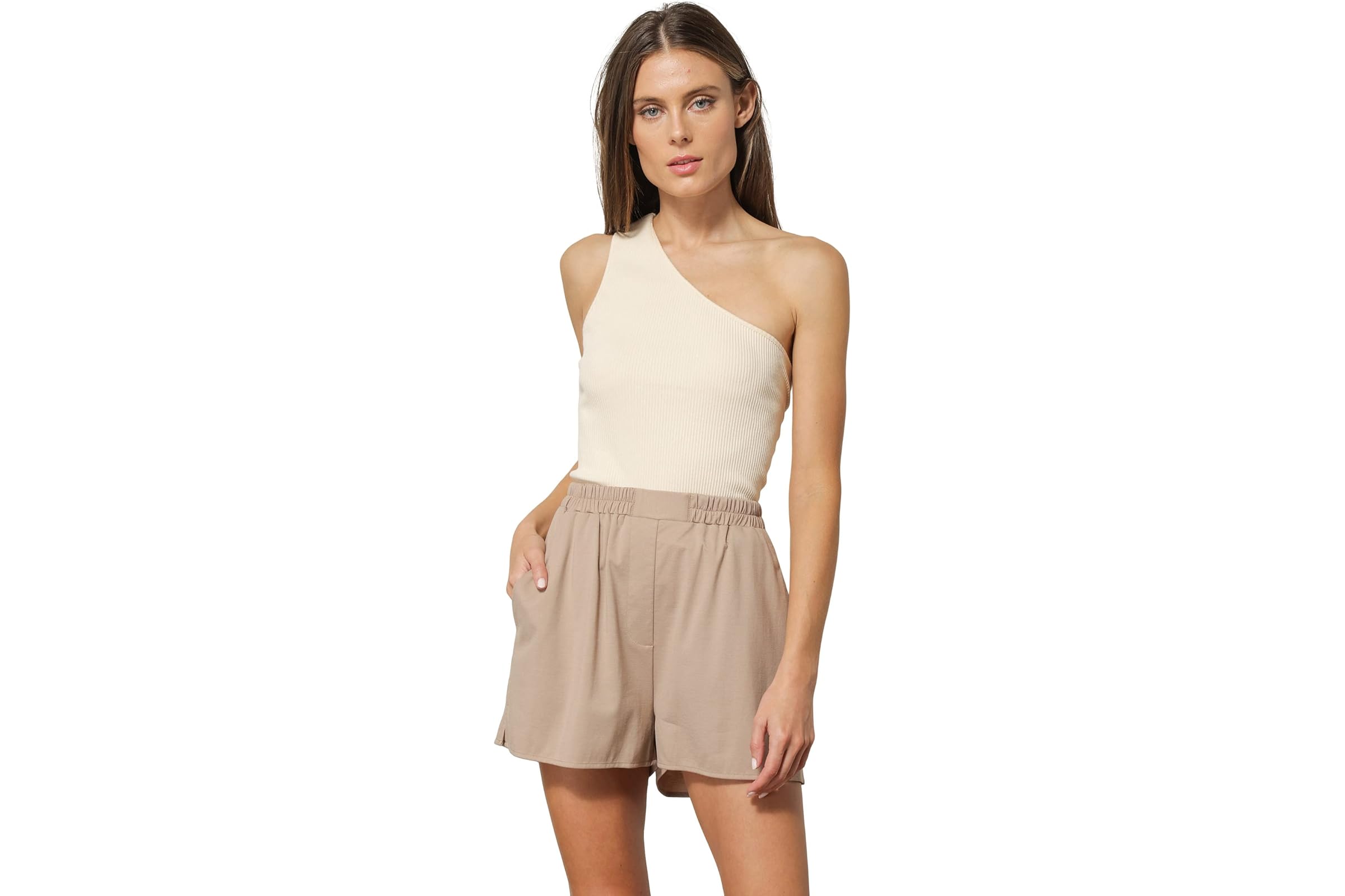 line and dot Cleo Shorts 4690₽