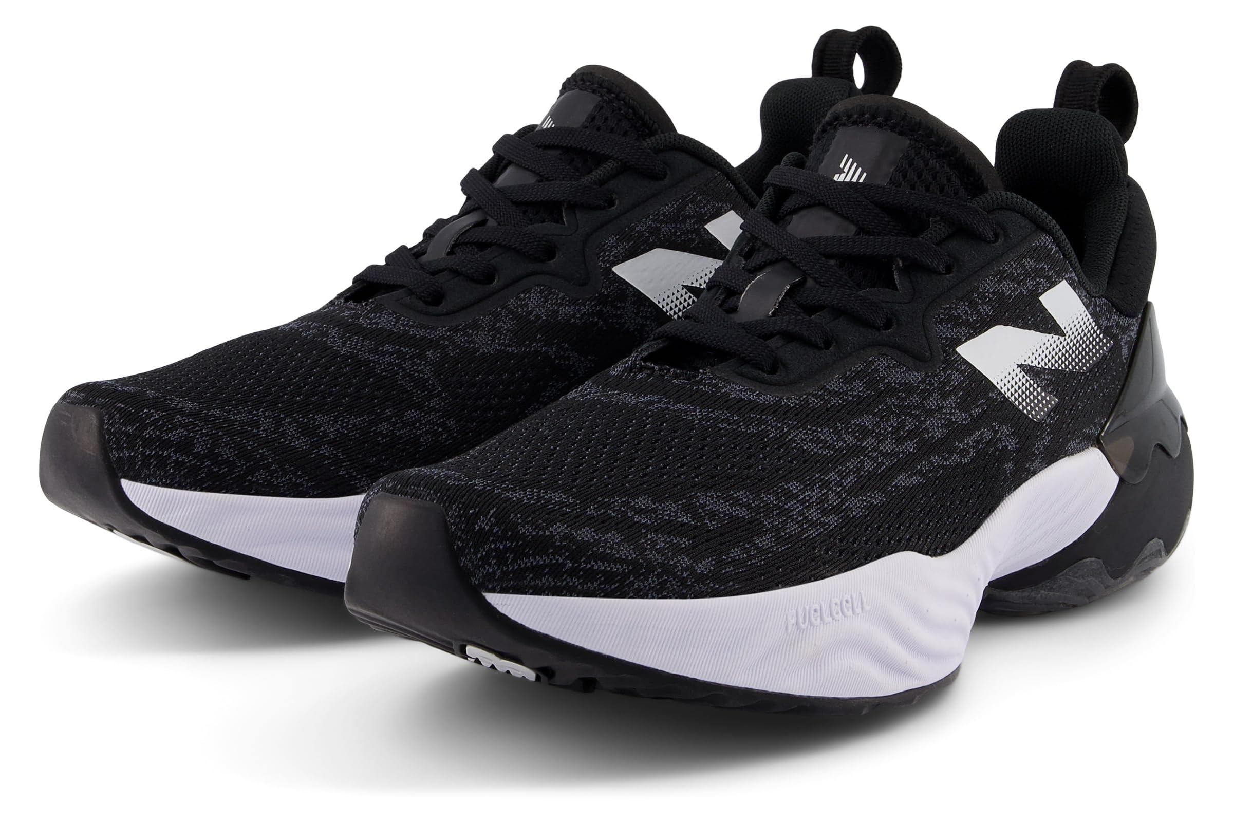 Женские кроссовки New Balance FuelCell Rebel TR v2 19790₽