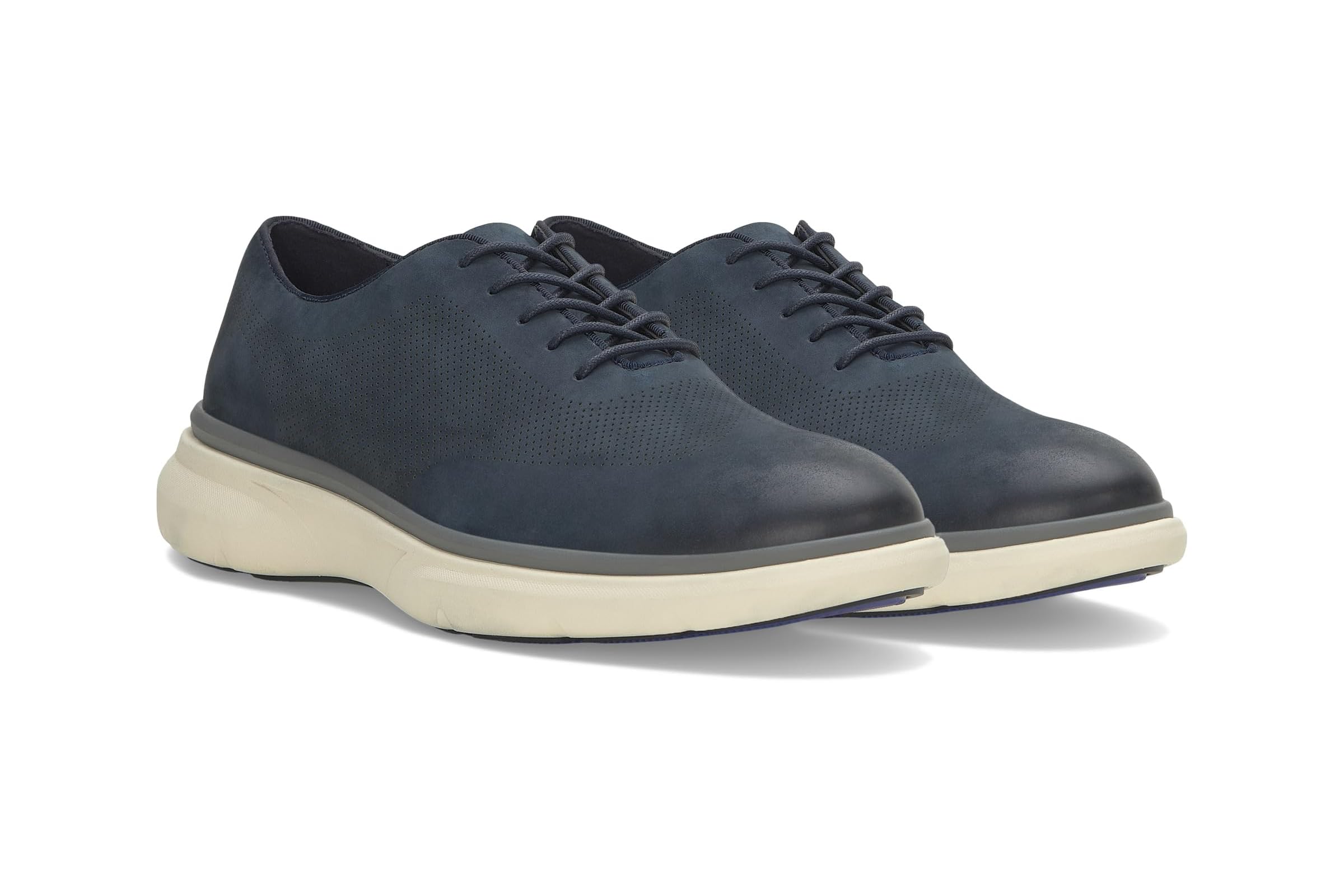 Vince Camuto Talmai Laser Wing Oxford 19590₽