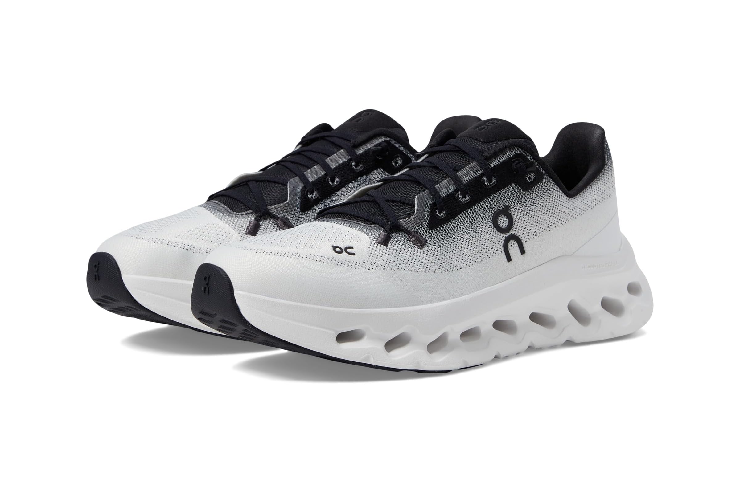 Женские кроссовки On Cloudtilt 33890₽