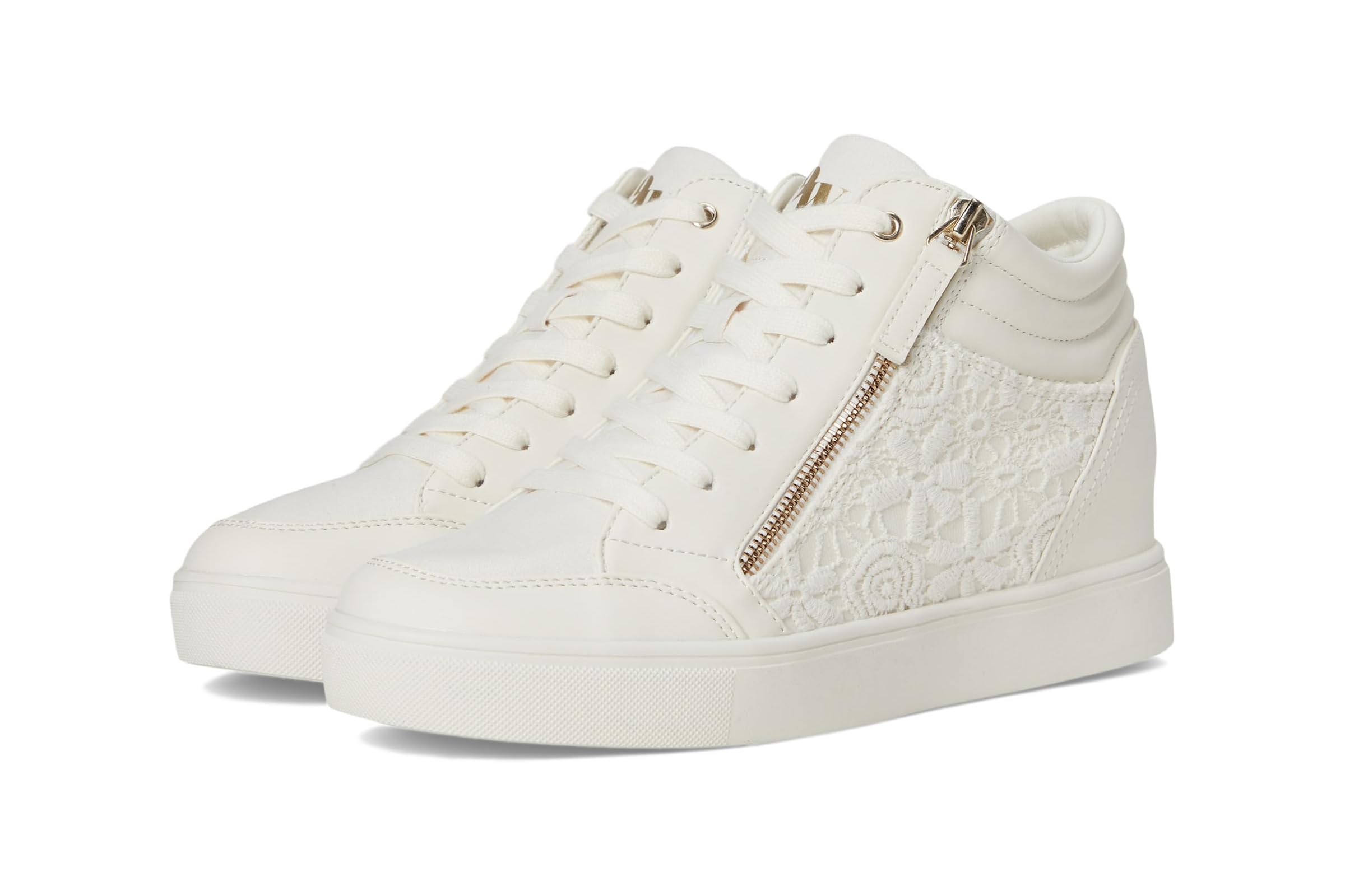 Женские кроссовки Nine West Tons 11490₽