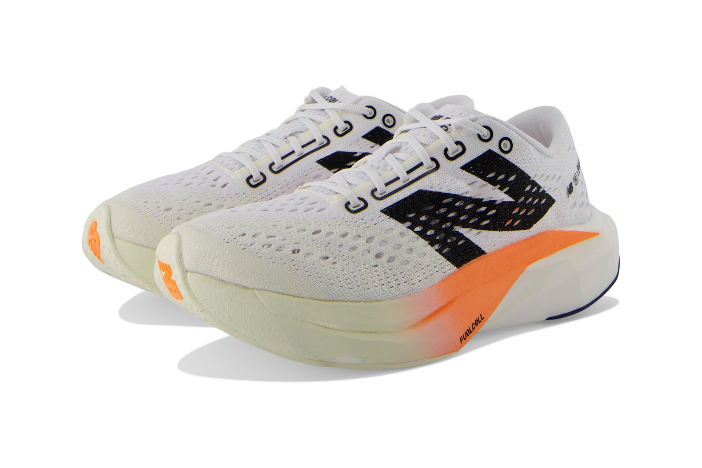 Женские кроссовки New Balance FuelCell SuperComp Pacer v2 27890₽