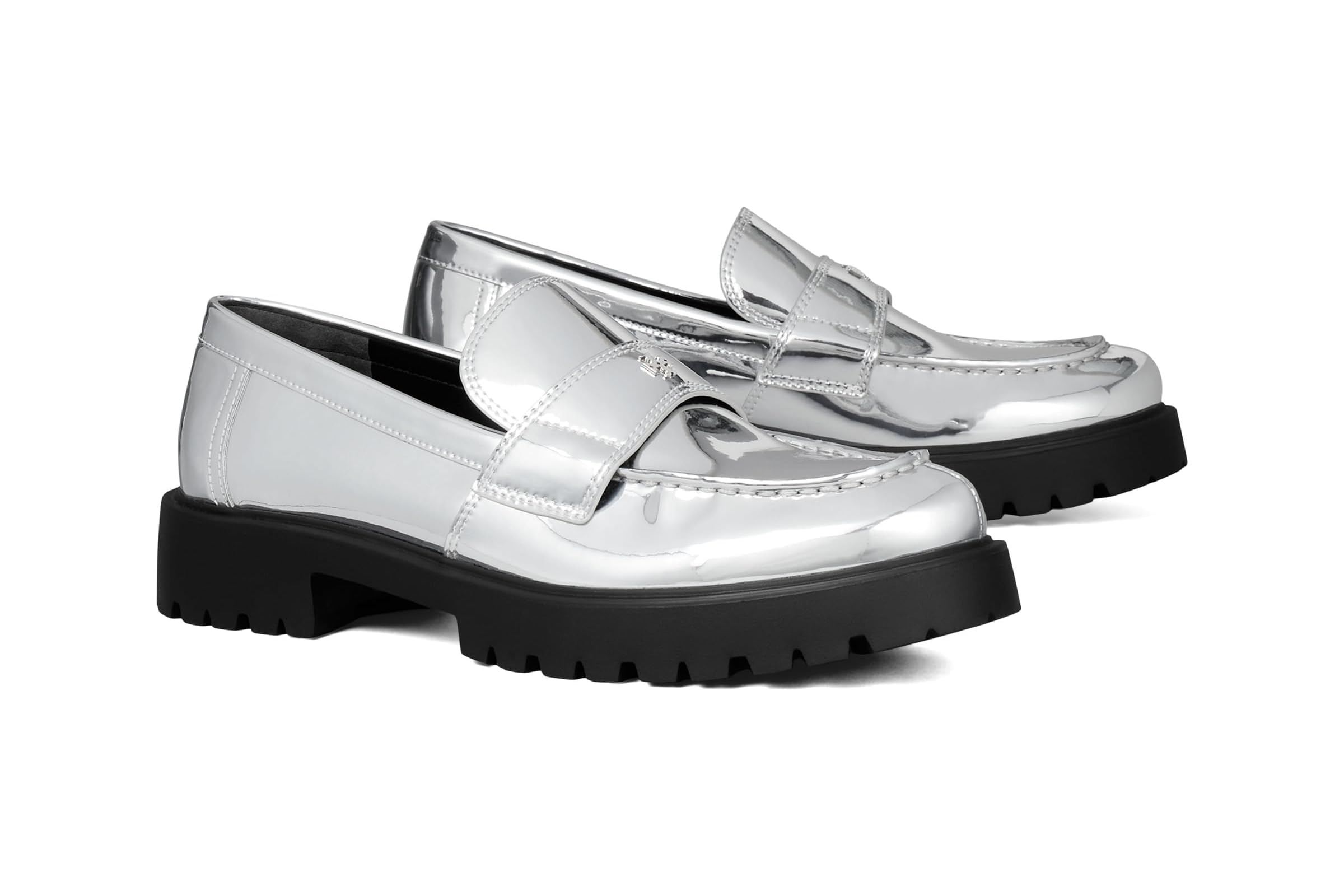 Tory Burch Classic Lug Loafers 70990₽