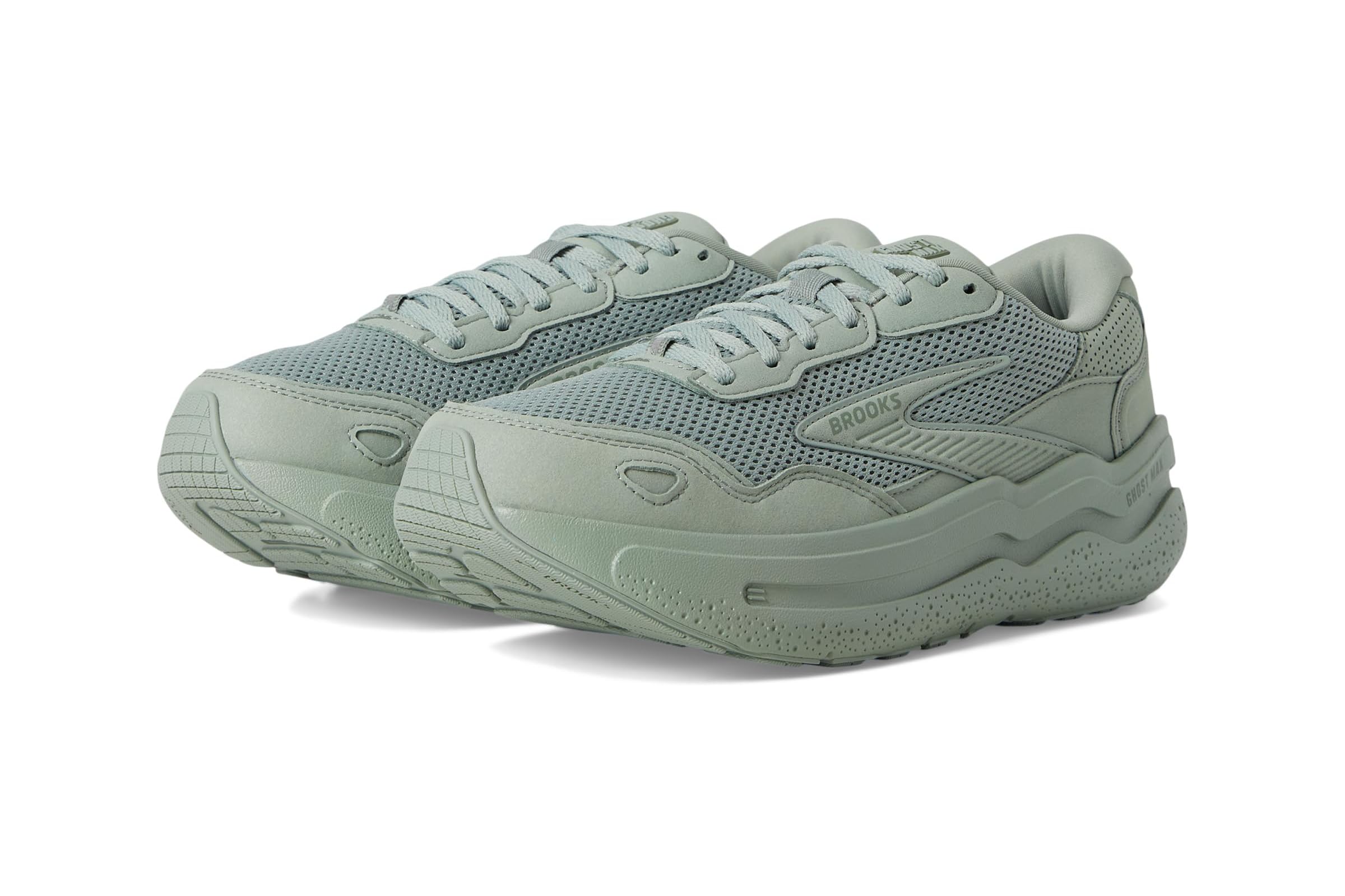 Мужские кроссовки Brooks Ghost Max Suede 33890₽