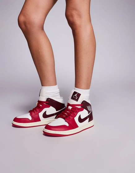 Кроссовки Nike Air Jordan 1 Mid красного цвета red