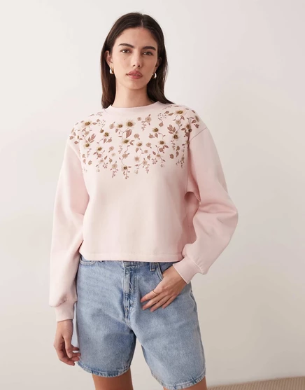 Толстовка Miss Selfridge в цветочек с украшением розового цвета