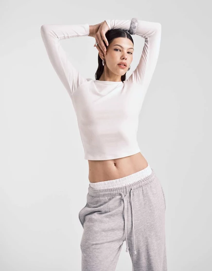 Женский лонгслив ASOS Design укороченный мягкий, кремовый