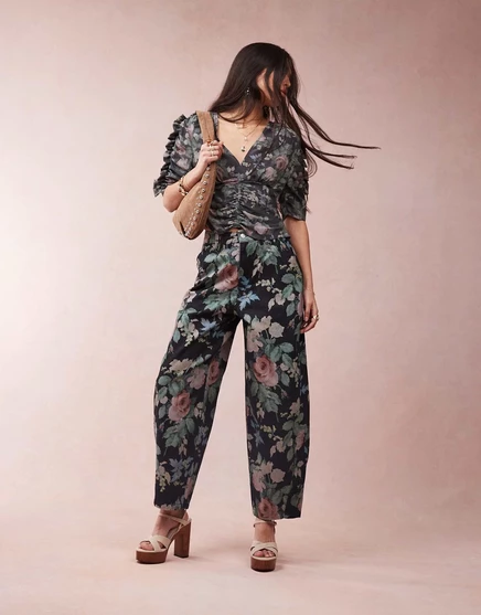 Дизайнерские брюки-бочкообразки ASOS с цветочным принтом floral