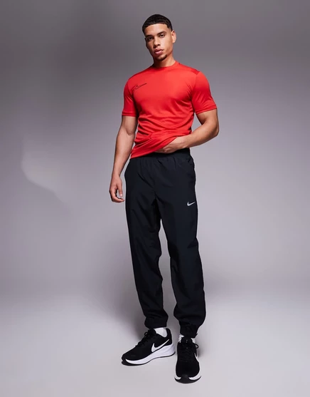 Мужские зауженные брюки Nike Dri-FIT, черные