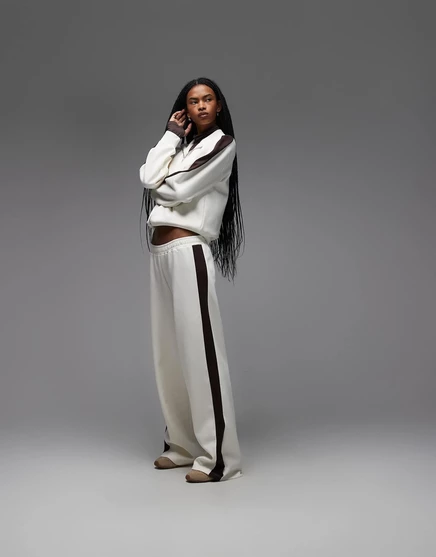 Спортивные брюки ASOS DESIGN interlock с контрастной шоколадно-кремовой окантовкой - часть комплекта cream