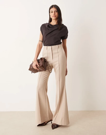 Высокие облегающие брюки-клеш ASOS DESIGN экстремального кроя бежевого цвета beige
