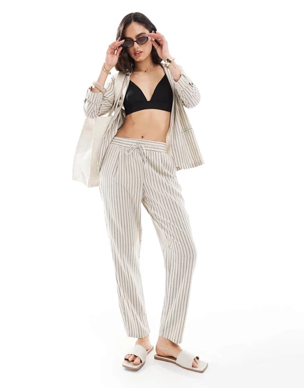 Зауженные брюки Vero Moda из комбинированного льна в кремовую полоску - часть комплекта cream stripe