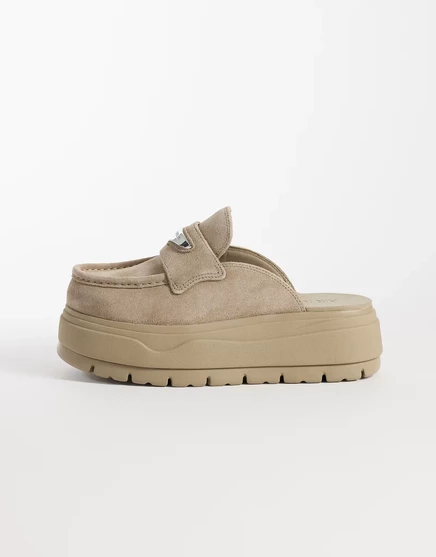 Кроссовки Nike Air Jordan Mule с металлическими вставками бежевого цвета