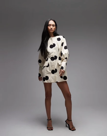 Женское мини-платье ASOS Design блейзер, кремовое в горох