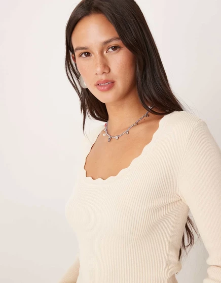 Бежевый топ с длинными рукавами и волнистым краем JDY бежевого цвета beige