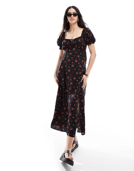 Мисс Селфридж сшила чайное платье midaxi с черно-розовым принтом black rose print