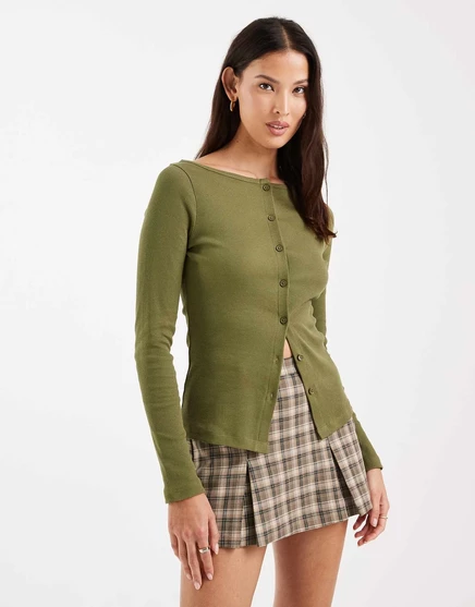 Оливково-зеленый топ на пуговицах с вырезом лодочкой Miss Selfridge olive green