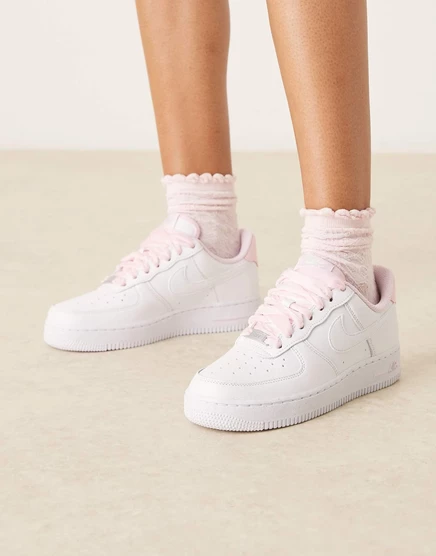 Винтажные кроссовки Nike Air Force 1 '07 белого и розового цветов pink