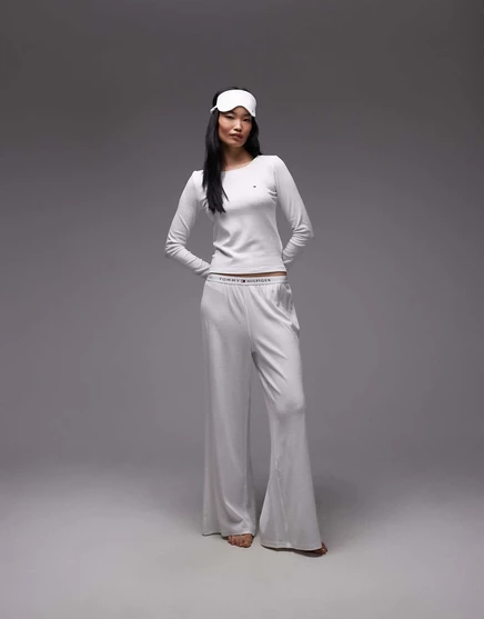 Подарочный набор для пижамы Tommy Hilfiger с маской для глаз белого цвета white