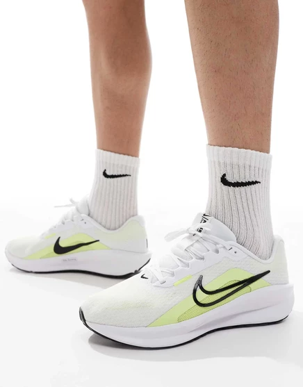 Кроссовки Nike Running Downshifter 13 белого и светло-зеленого цветов white