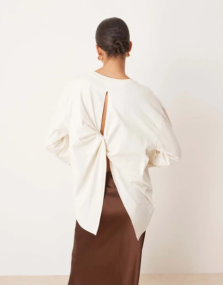Женский лонгслив ASOS Design с перекрутом на спине, кремовый