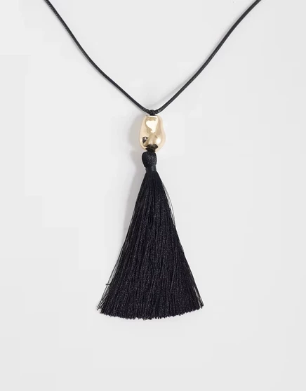 Женское ожерелье Accessorize длинное с кисточкой, чёрное