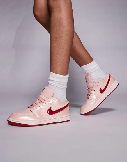 Низкие кроссовки Nike Air Jordan 1 светло-оранжевого и розового цветов orange