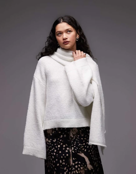 ДИЗАЙНЕРСКИЙ свитер из полушерстяной пряжи ASOS DESIGN с прикрепленным шарфом кремового цвета ecru