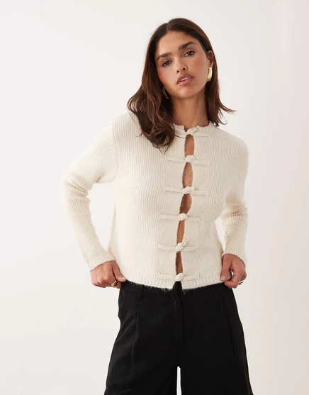 ДИЗАЙНЕРСКИЙ вязаный кардиган ASOS с застежками-лягушками цвета экрю