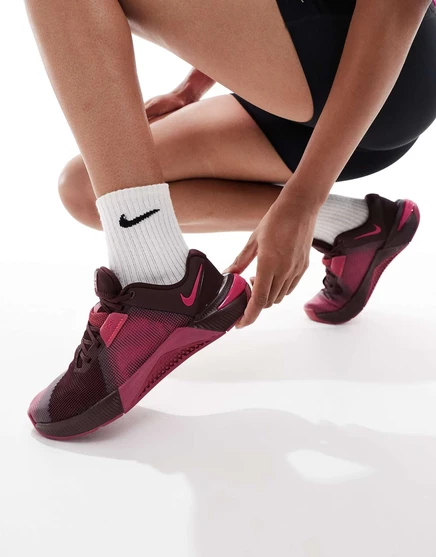 Кроссовки Nike Training Metcon 10 бордового цвета burgundy