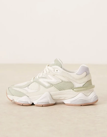 Женские кроссовки New Balance 9060, молочно-белые с зелеными акцентами