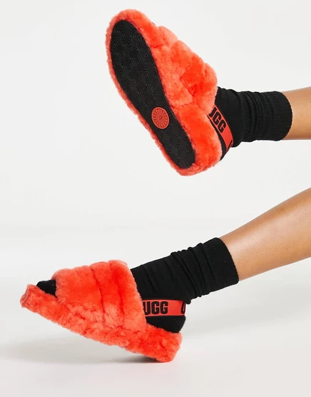 Шлепанцы UGG Fluff Yeah оранжевого цвета hazard orange