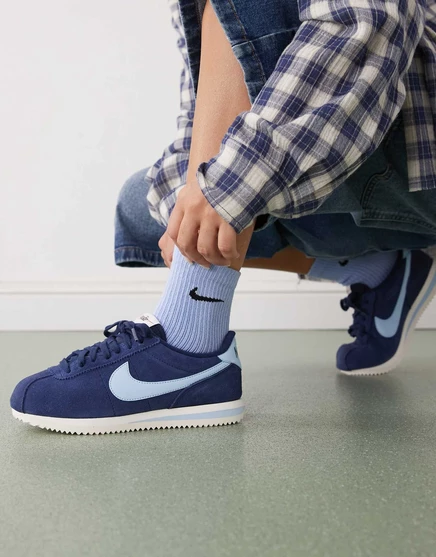 Женские кеды Nike Cortez замшевые, синие