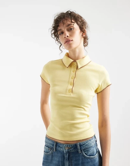 Женское укороченное поло ASOS Design с отстрочкой, кремовое
