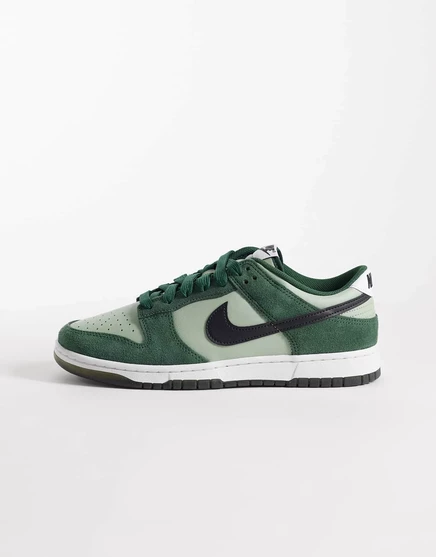 Кроссовки Nike Dunk Low Retro SE зеленого цвета 
