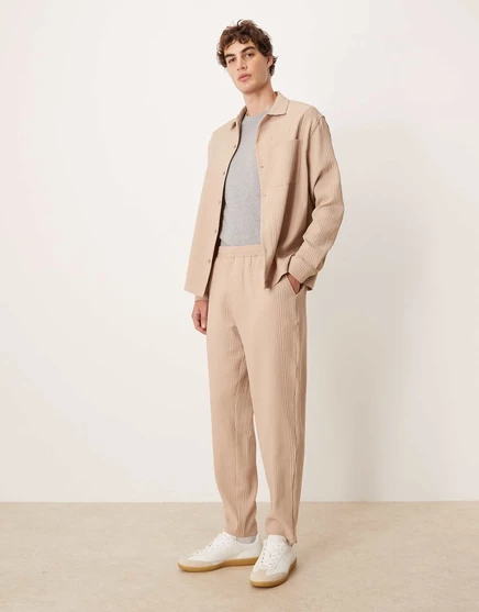 Зауженные брюки ASOS DESIGN plisse бежевого цвета - часть комплекта beige