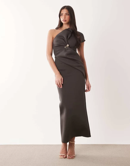 Асимметричное платье миди на одно плечо от ASOS DESIGN с отделкой из коричневой ткани в стиле скуба коричневого цвета