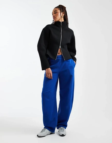 Спортивные брюки ASOS DESIGN с высокими закругленными штанинами темно-синего цвета blue