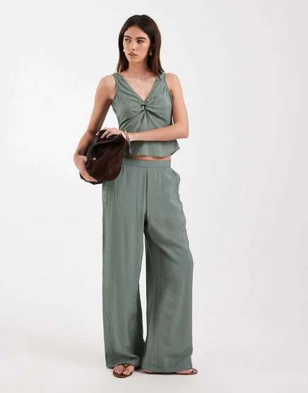 Широкие брюки Vero Moda лаврово-зеленого цвета - часть комплекта