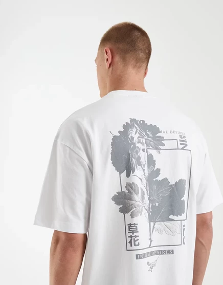 ДИЗАЙНЕРСКАЯ футболка оверсайз от ASOS с цветочным принтом сзади белого цвета white