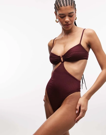 Купальник Rory с V-образным вырезом в рубчик от ASOS DESIGN в цвете berry berry