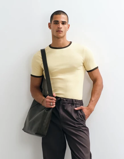 Футболка ASOS DESIGN muscle fit с обтягивающим кольцом желтого цвета в полоску rib reed yellow